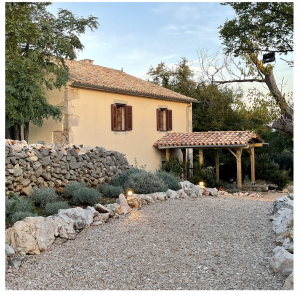 Wenn es Dir nass reingeht, dann mach halt ein Dach drüber